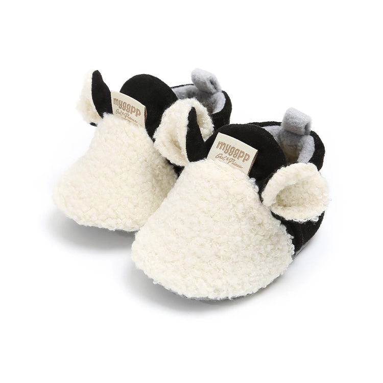 Soft & Cozy Fleece Baby Booties with Bear Design – Anti-Slip Sole Winter Crib Shoes for Newborns