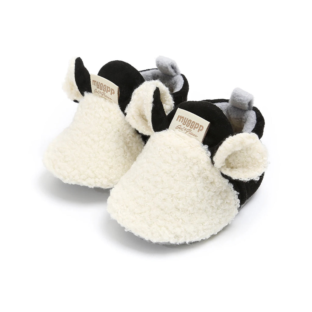 Soft & Cozy Fleece Baby Booties with Bear Design – Anti-Slip Sole Winter Crib Shoes for Newborns