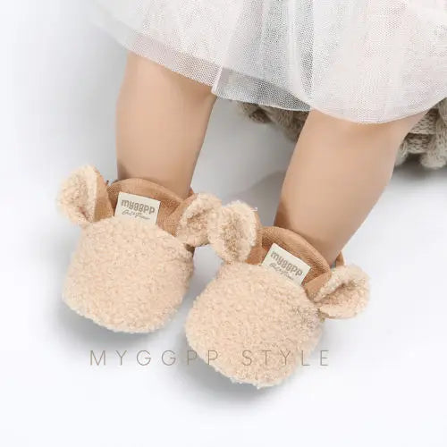 Soft & Cozy Fleece Baby Booties with Bear Design – Anti-Slip Sole Winter Crib Shoes for Newborns